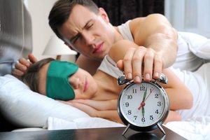 Neurologė atskleidė, kiek valandų iš tiesų turėtume miegoti