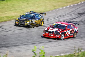 1006 km lenktynėse užkietėję varžovai taps komandos draugais