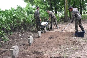 Kariai iš Vokietijos tvarkė Pirmojo pasaulinio karo aukų kapines