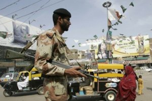 Pakistane per mirtininko ataką rinkimų kampanijos renginio metu žuvo 13 žmonių