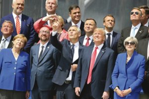 Įtampa tarp sąjungininkų: Donaldas Trumpas kritikos negaili visiems