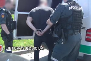 Stambūs narkotikų prekeiviai iš Klaipėdos ruošėsi nužudymui: per kratas rasta net sprogmenų