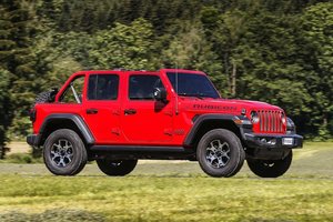 „Jeep“ pristatė visureigių legendą – naujos kartos „Wrangler“