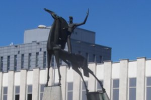 Raitelio ir žirgo skulptūroms Lietuvoje koją kaišiojo Vytis