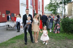 Ineta ir Ąžuolas Žvaguliai į vestuves atsivedė pasakiško grožio vaikus