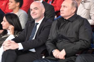 Rusijos kruvinasis pasaulio futbolo čempionatas ir FIFA įvartis į savo vartus