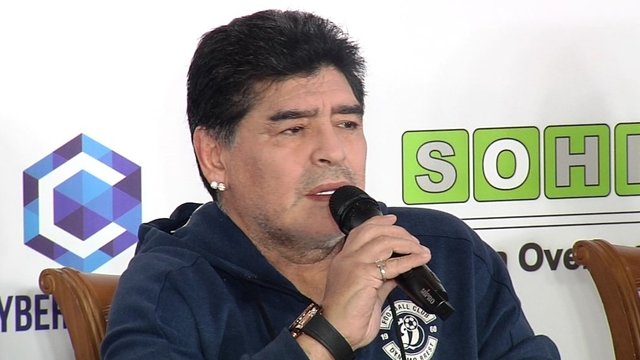 Į Baltarusiją dirbti atvykęs D. Maradona: „Noriu nuotraukos su A. Lukašenka“