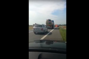 Eismo įvykis Pasvalio r.: vilkikas nuvažiavo nuo kelio