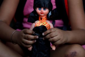 Indijoje sulaikyti kelias savaites nepilnametę žaginę 17 vyrų