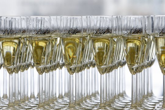 Ūkio ministerija – prieš draudimą gaminti vaikišką šampaną