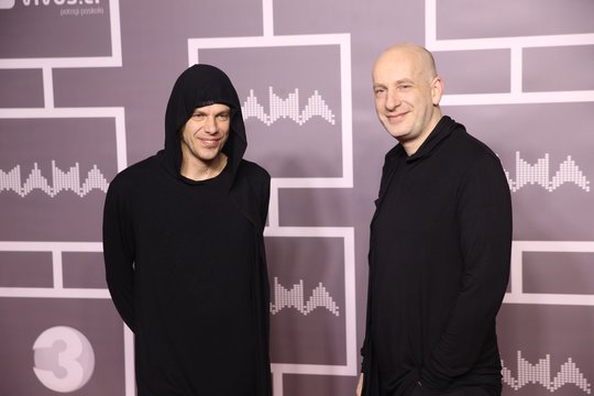 Albumo apžvalga. „Happyendless“ „Kinetika“