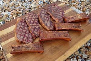 Tikriems mėsos gurmanams – jautienos kepsnys su kaulų čiulpų padažu