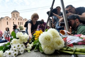 Olandija pagerbė prieš ketverius metus rusų raketa numušto Malaizijos lėktuvo aukas