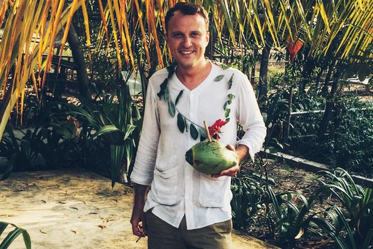 „Downtown Party Network“ vakarėlių serija žada „Tropikų“ karštį