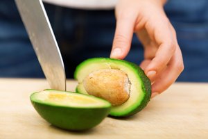 Dievinate avokadus? Verčiau jais nepiktnaudžiaukite 