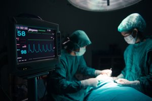 Paslaptingas anesteziologo gyvenimas: „Chirurgai yra lyg kraujas, mes – smegenys“