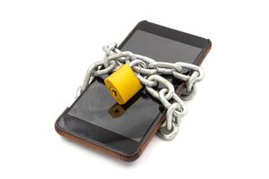 Policija: pasitikrinkite, ar kitą savaitę dar galėsite naudotis mobiliojo ryšio įrenginiais