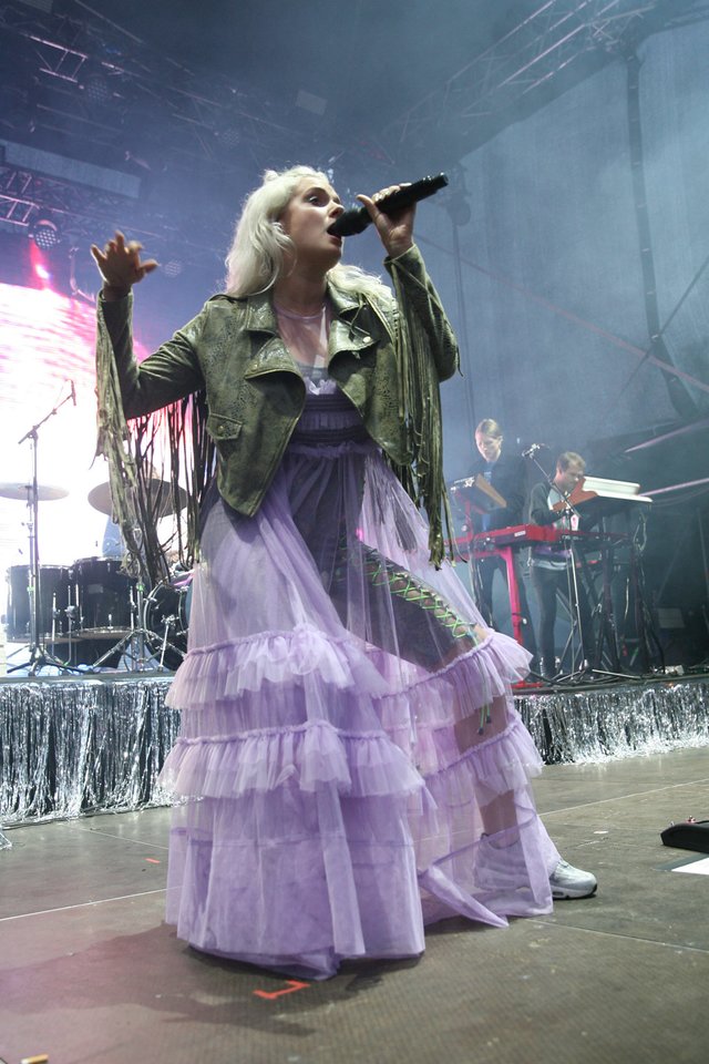 Krūtis prieš lietuvius koncerte apnuoginusi švedų popžvaigždė Tove Lo: „Tai – smagu“.<br>R.Danisevičiaus nuotr.