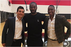 „Raptors“ naujokas Kawhi Leonardas jau atvyko į Torontą