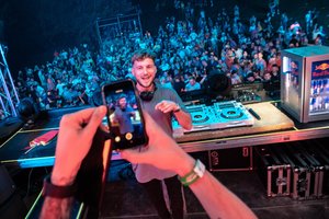 Radistų festivalyje Obuolių saloje linksminosi tūkstančiai jaunuolių