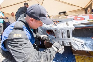 Po gausybės incidentų 1006 km lenktynių mechanikai gavo labai daug darbo