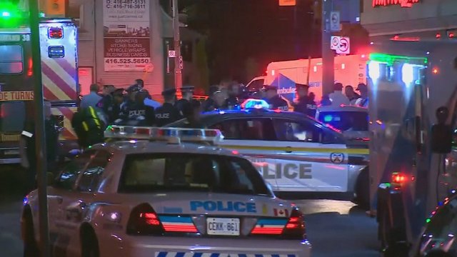 Toronte – kraupios šaudynės: sužalota bent 14 žmonių, užpuolikas nusišovė