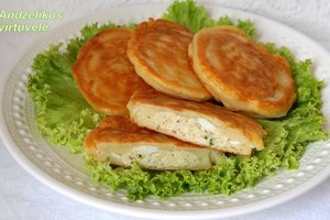 Kefyriniai blyneliai su vištiena – skanūs tiek karšti, tiek atvėsę