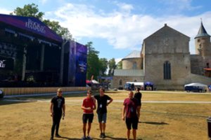 „Colours Of Bubbles“ savaitgalis Estijoje: koncertas pilyje ir tūkstančiai žiūrovų