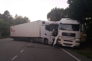 Po keistos avarijos „Girtekos“ sunkvežimio vairuotojas papasakojo, kas įvyko