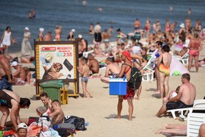 Sieks sutramdyti Palangos paplūdimyje prekiaujančius nelegalius prekeivius