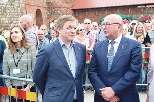 Šalies politikų turtai: suskaičiavo, kurie labiausiai prakuto