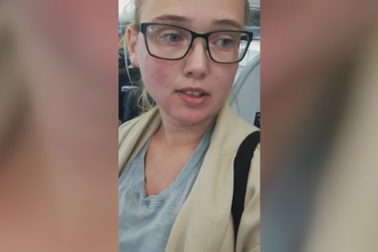 Švedų studentės pastangos sustabdyti afgano deportaciją užkariavo internetą