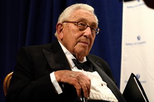 „The Daily Beast“: Gerinti santykius su Rusija D. Trumpui patarė H. Kissingeris