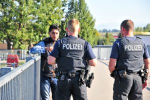 Erfurte į orą pakeltas sraigtasparnis: ieškoma ginkluoto lietuvio, pagrobusio merginą