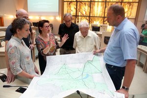 Ąžuolyno Kaune tvarkytojai pažadėjo: nepalies nei vieno ąžuolo