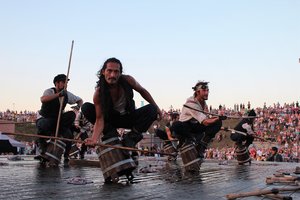 Jūros šventė Klaipėdoje: per „Mobio Diko“ premjerą piliavietę apgulė minios žmonių 