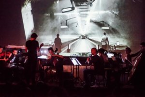 Raseinius supurtys galingas šiuolaikinės muzikos smūgis 