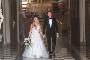 Dainininkas Martynas Kavaliauskas vedė širdies draugę Rusnę