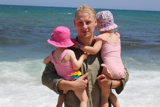 Žmoną į darbą išleidęs dainininkas Justinas Lapatinskas: „Nesupratau, kas laukia“