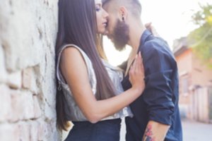 Žmonės papasakojo, kaip prarado nekaltybę: istorijos stebina