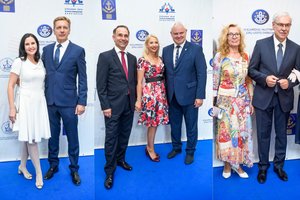 Garbūs svečiai rinkosi į iškilmingą Jūrininkų ir uosto bendruomenės vakarą