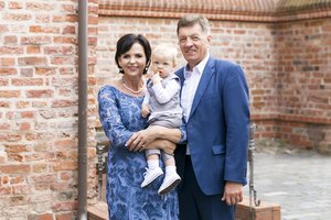 Šventė Algirdo Butkevičiaus šeimoje: pakrikštytas anūkas Simonas