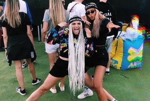 Karolina Meschino debiutavo ant scenos: pristatė dainą, kurią padėjo kurti ir nauja simpatija