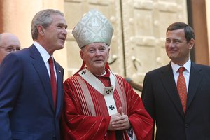 Popiežius priėmė kardinolo, kaltinamo prievarta prieš paauglį, atsistatydinimą