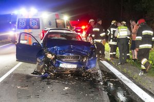 Automobilių kaktomuša Vilniaus rajone: sužeisti 4 žmonės, tarp jų – ir vaikas