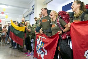 Vilniaus oro uoste – jausmingas „Misija Sibiras“ dalyvių pasitikimas