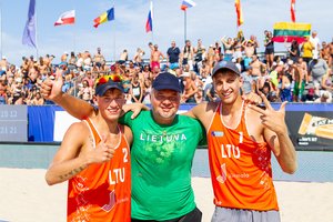 Paplūdimio tinklininkus sustabdė ispanai, bet lietuviai sugriebė bronzą