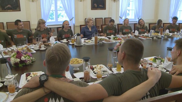 Dalia Grybauskaitė susitiko su į Lietuvą grįžusiais „Misija Sibiras“ dalyviais