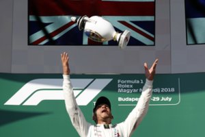 Vengrijos trasoje – dar viena sezono lyderio Lewiso Hamiltono pergalė