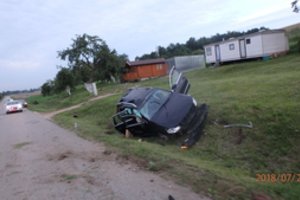 Neblaivus vairuotojas Kauno rajone sukėlė avariją – sužaloti trys žmonės